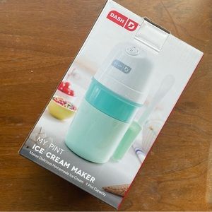 NIB Dash My Pint Ice Cream Maker
